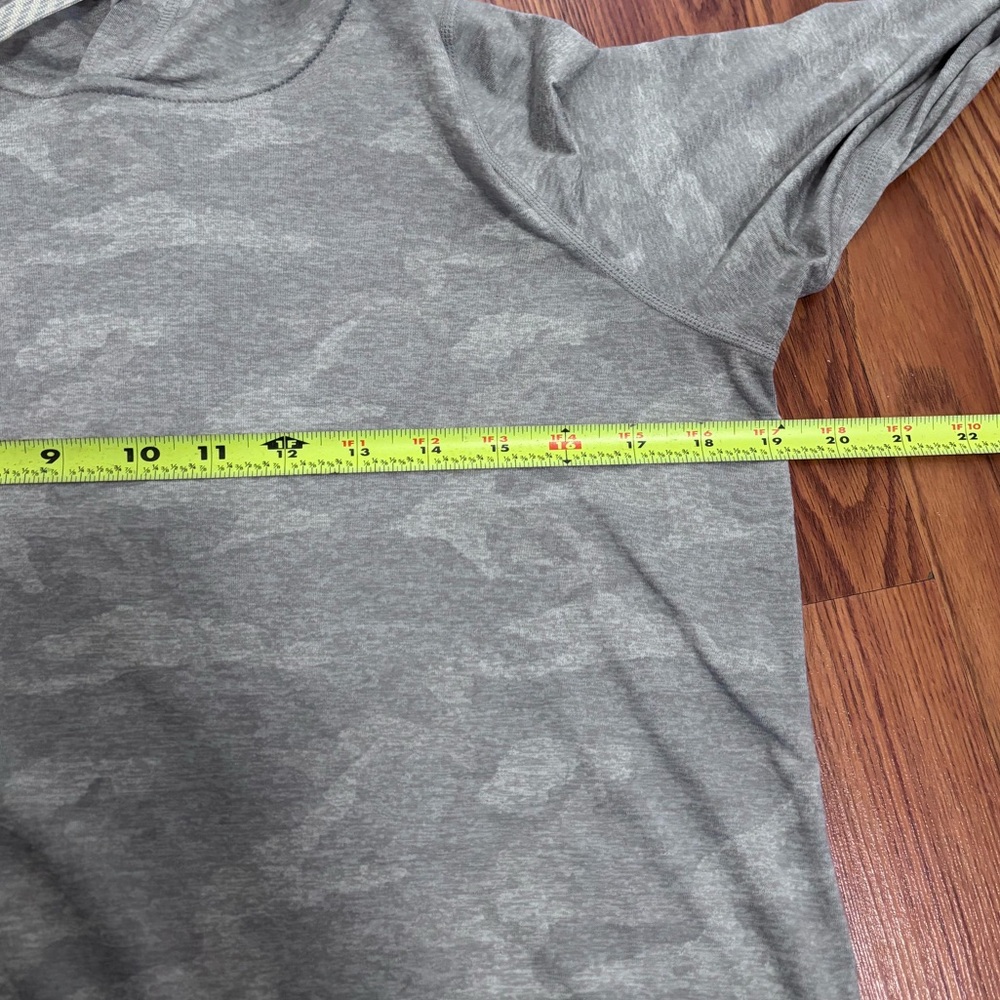 Vuori halo essential hoodie - Picture 5 of 6